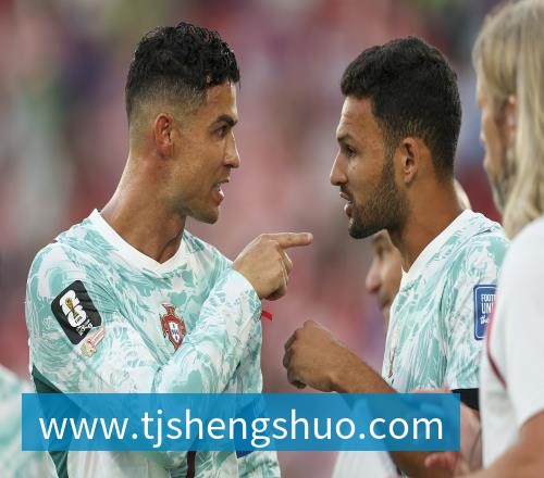 ESPN记者:皇马为琼阿梅尼标价9000万欧,今夏或出售他;邮报:曼联未来数月可能会和B费进行新合同谈判